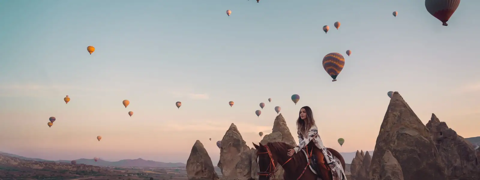 Safari a cavallo sui sentieri delle valli della Cappadocia